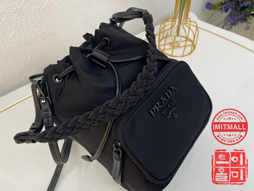 prada_xxxxx_big_00010.jpg