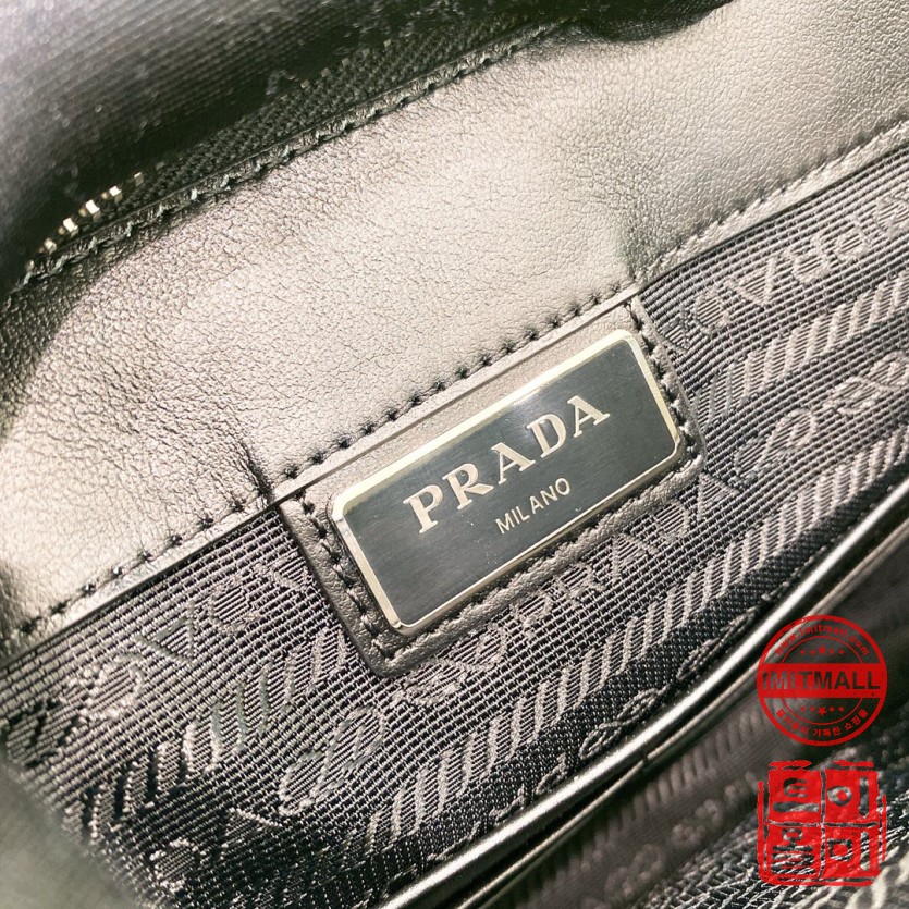 prada_xxxxx_big_00010.jpg