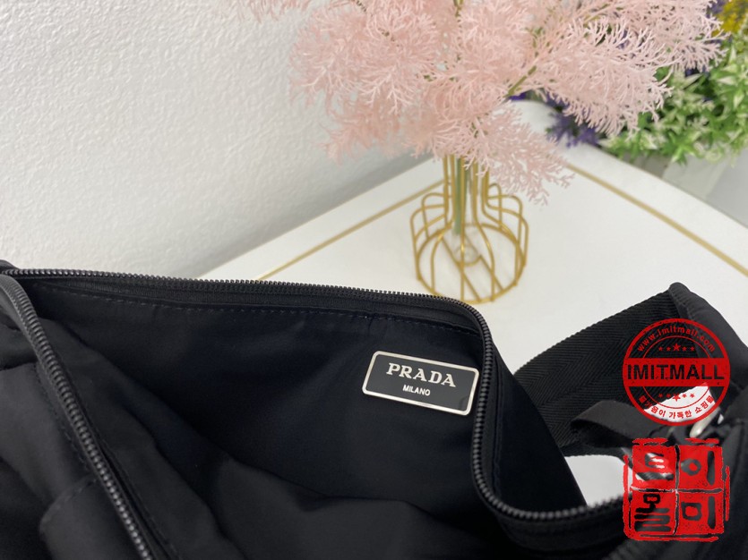 prada_xxxxx_big_00010.jpg