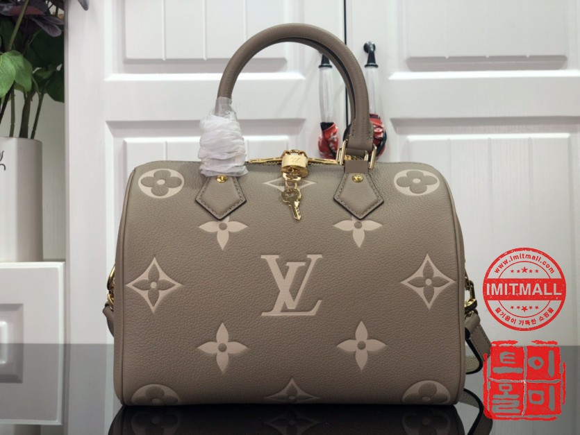 louis_vuitton_xxxxx_big_00006.jpg