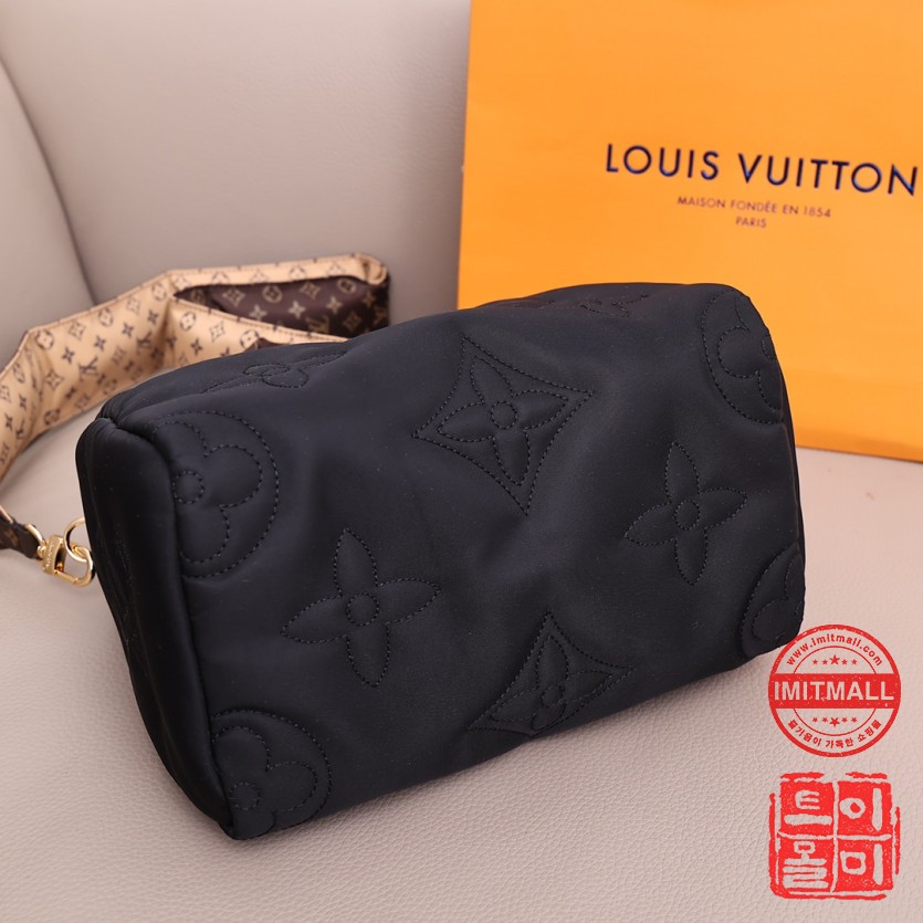 louis_vuitton_xxxxx_big_00006.jpg