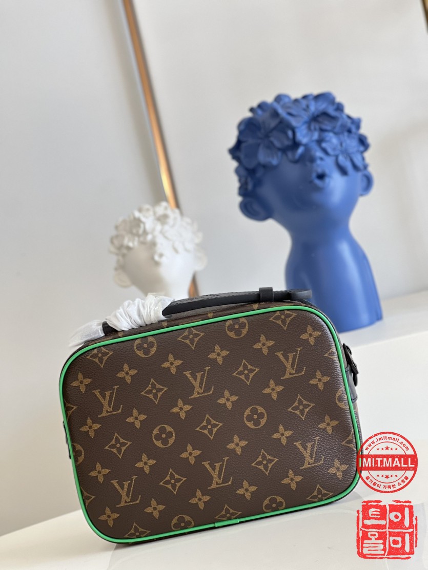 louis_vuitton_xxxxx_big_00005.jpg