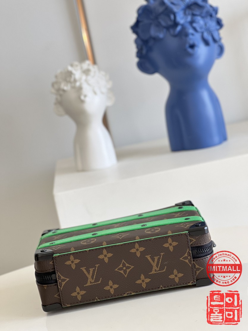 louis_vuitton_xxxxx_big_00004.jpg