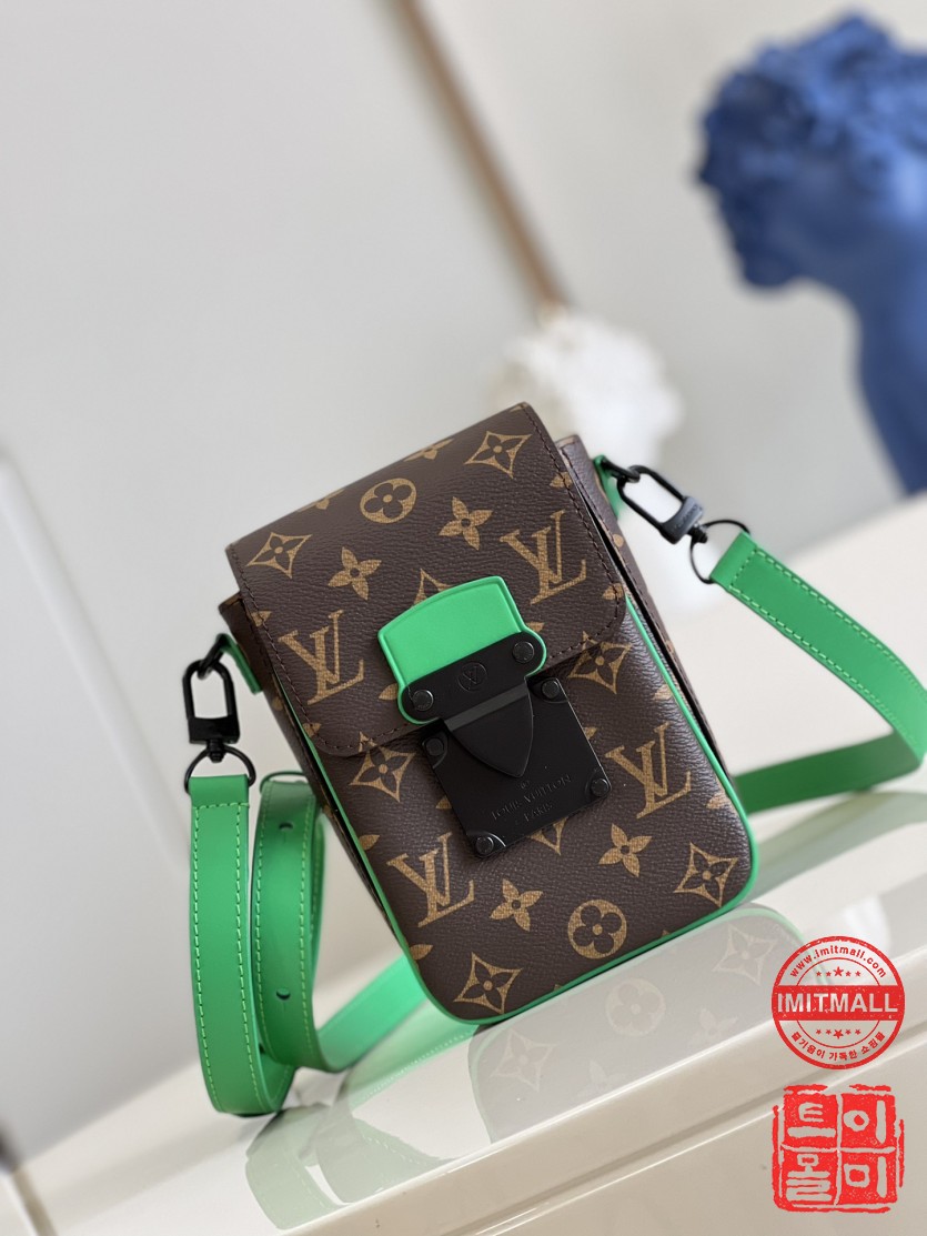 louis_vuitton_xxxxx_big_00002.jpg