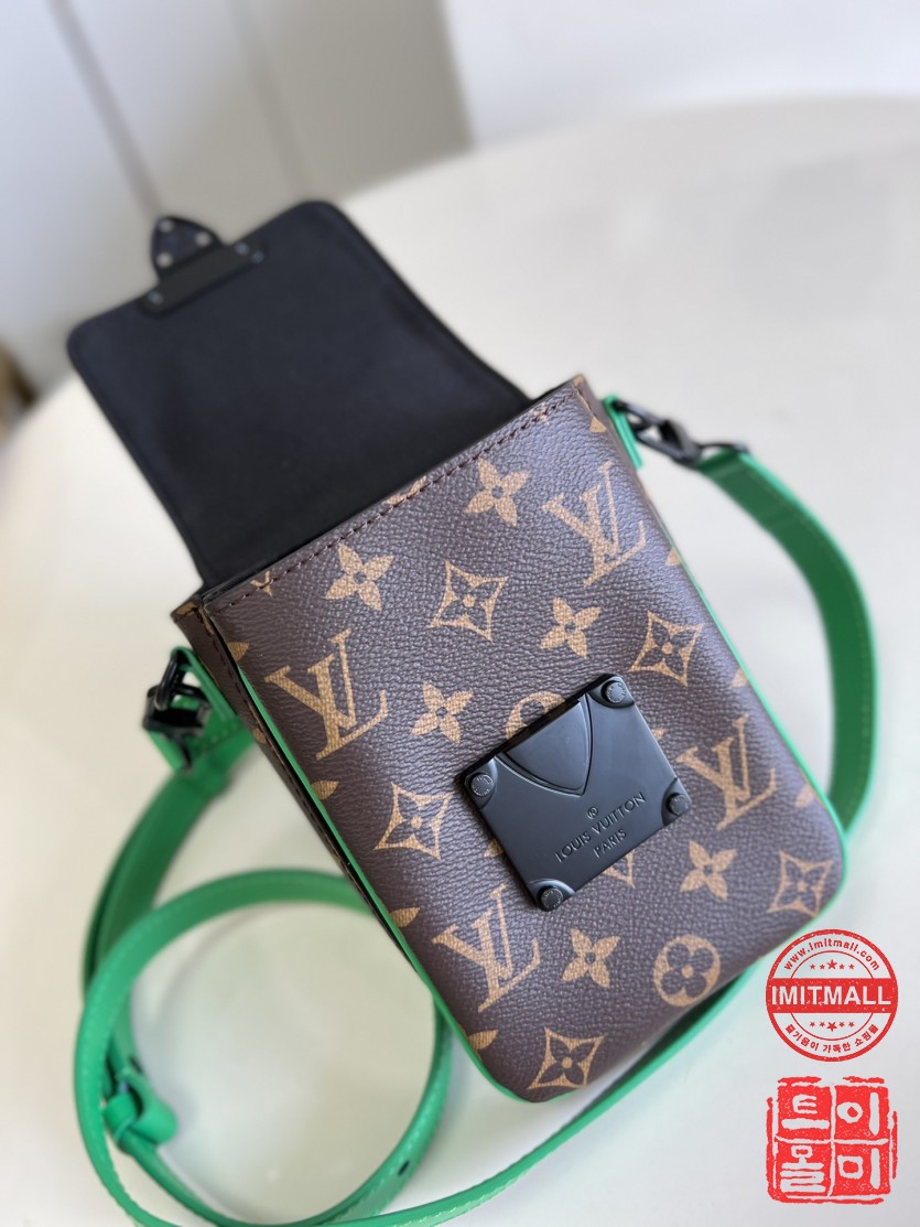 louis_vuitton_xxxxx_big_00003.jpg