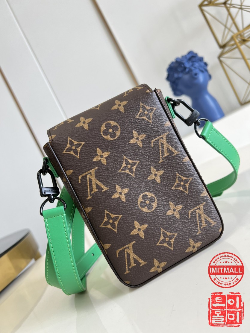 louis_vuitton_xxxxx_big_00006.jpg