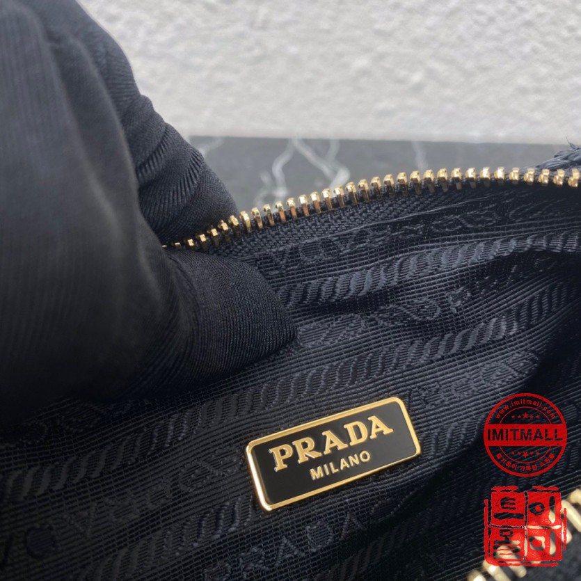 prada_xxxxx_big_00008.jpg