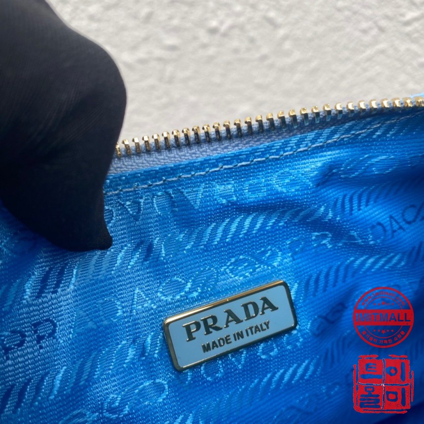 prada_xxxxx_big_00009.jpg