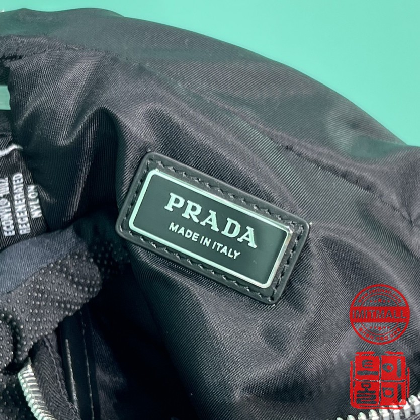 prada_xxxxx_big_00014.jpg