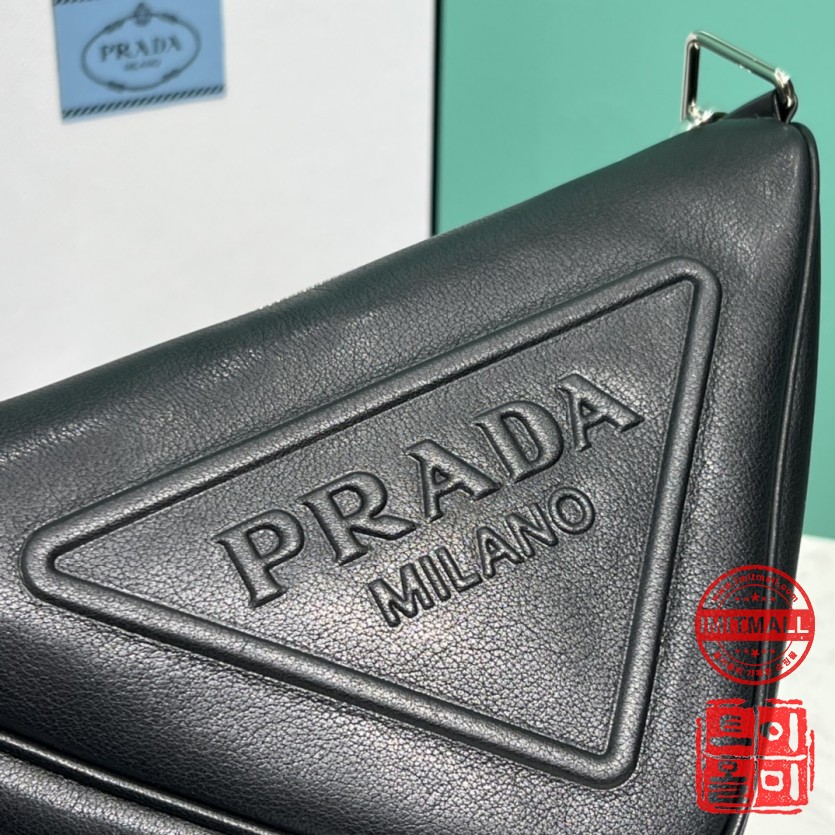 prada_xxxxx_big_00006.jpg