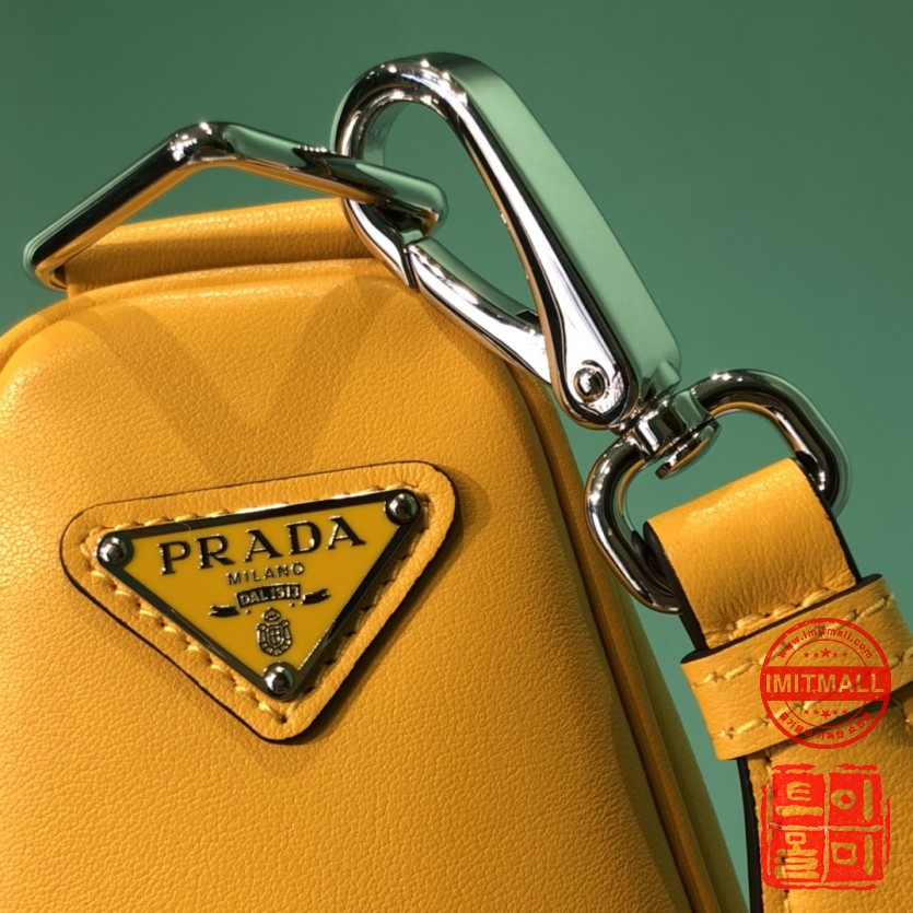 prada_xxxxx_big_00006.jpg