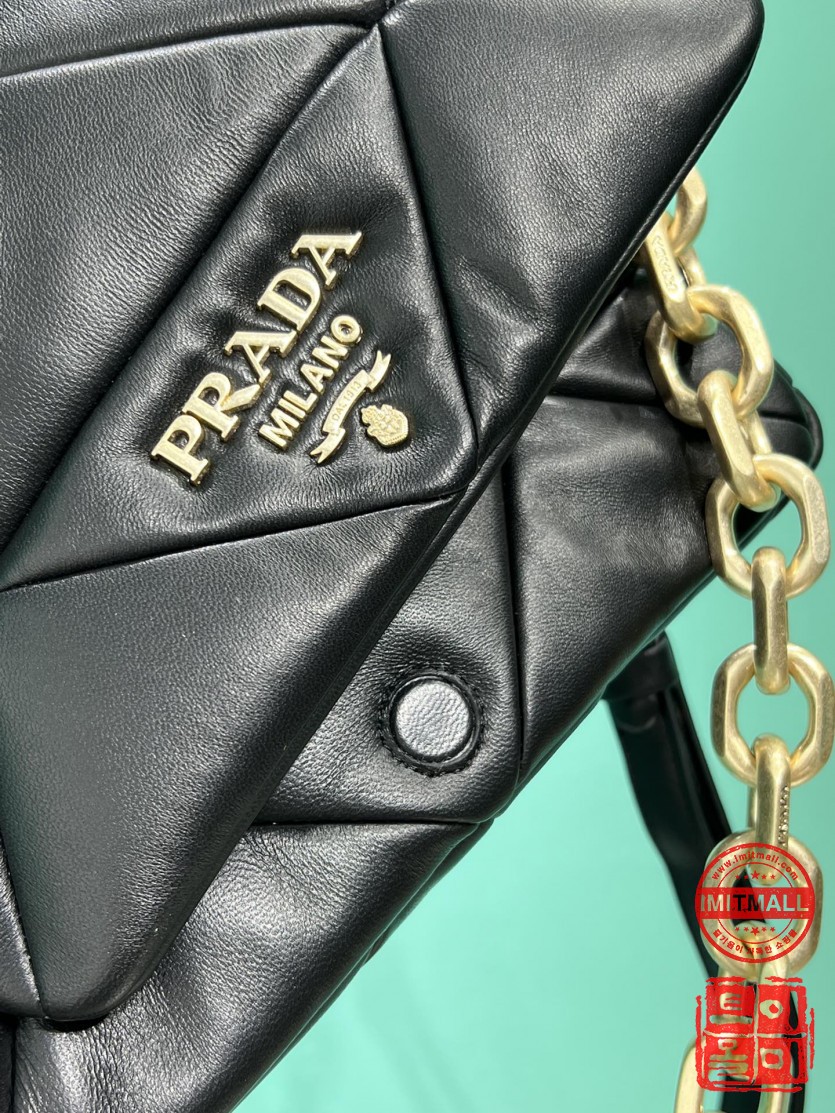 prada_xxxxx_big_00012.jpg