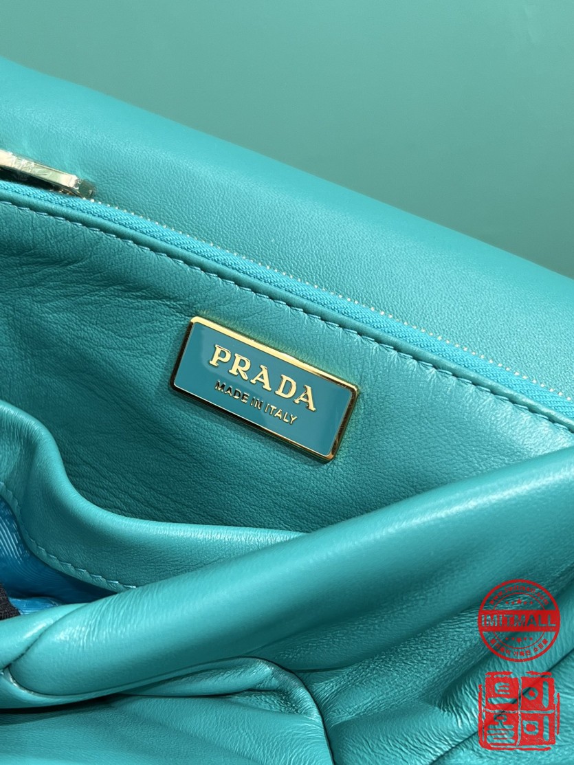 prada_xxxxx_big_00013.jpg