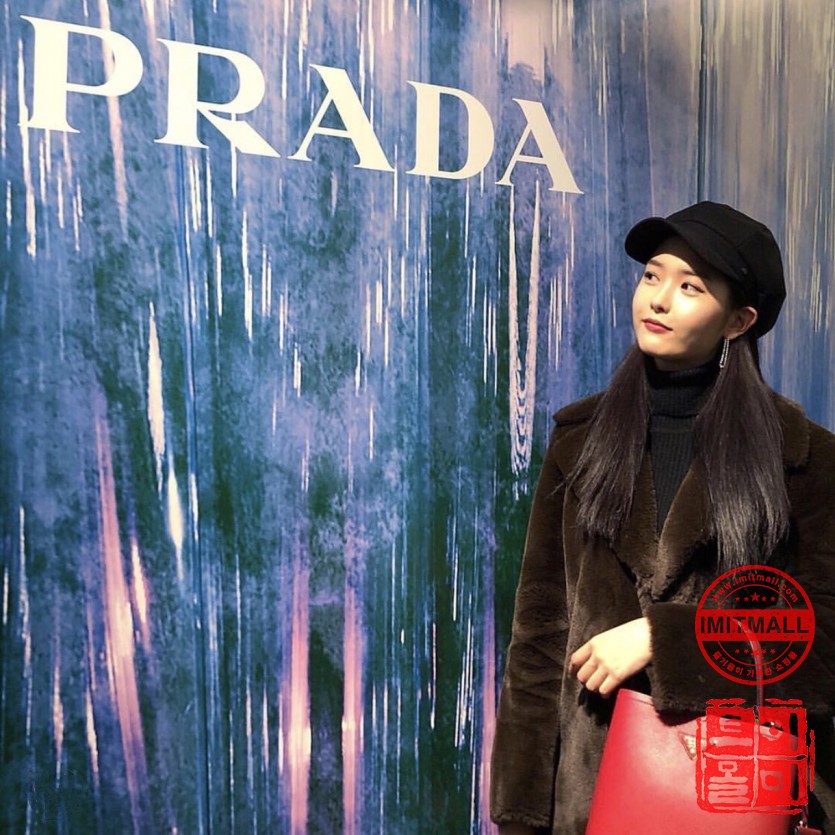 prada_xxxxx_big_00010.jpg