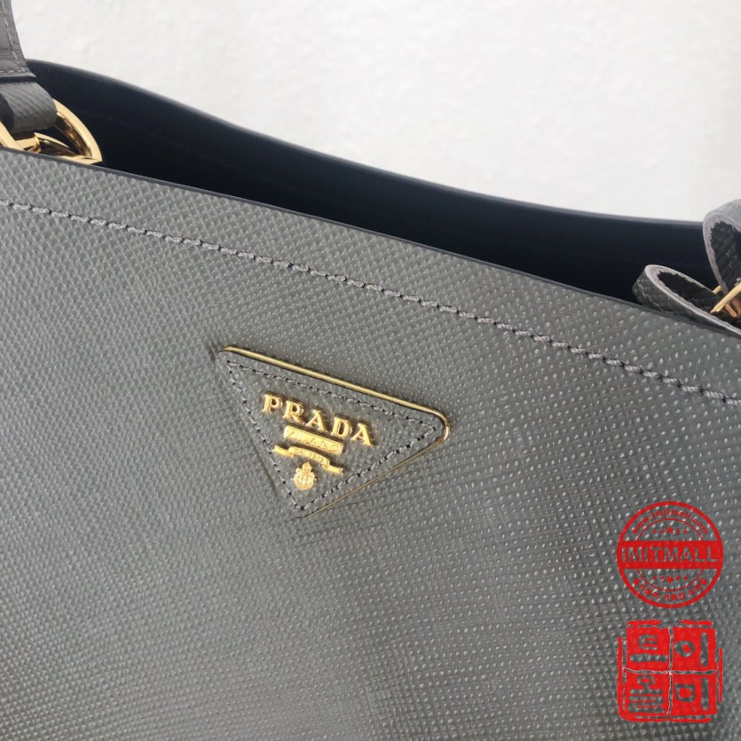 prada_xxxxx_big_00005.jpg