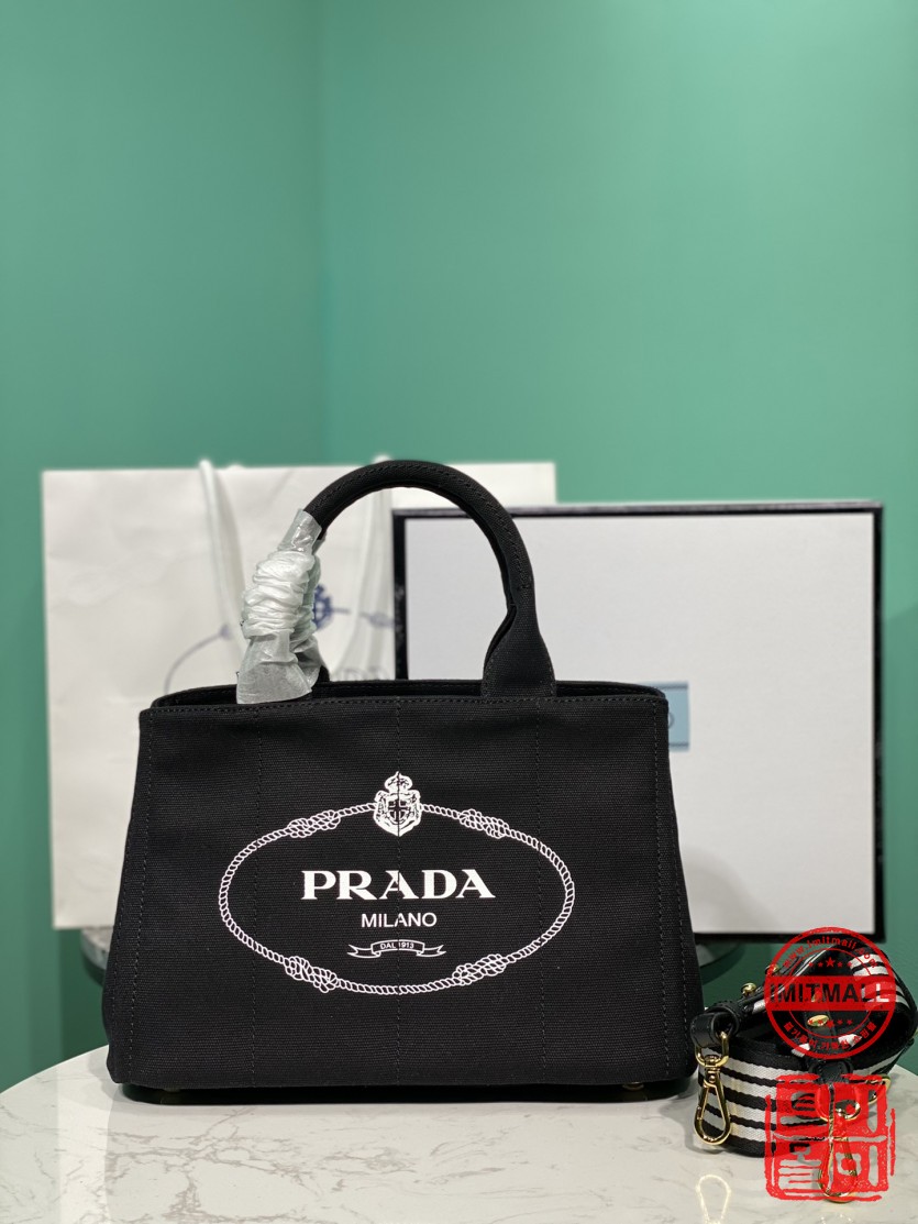 prada_xxxxx_big_00001.jpg