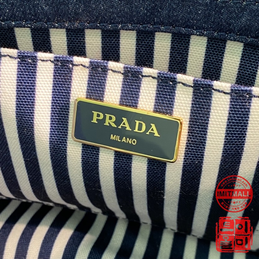 prada_xxxxx_big_00011.jpg