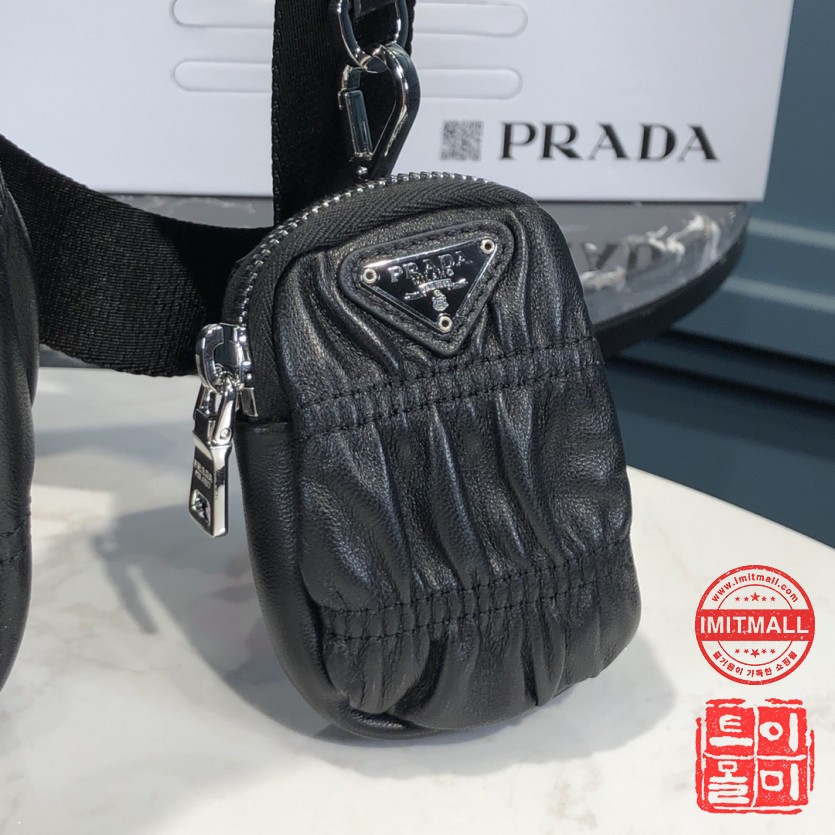 prada_xxxxx_big_00004.jpg