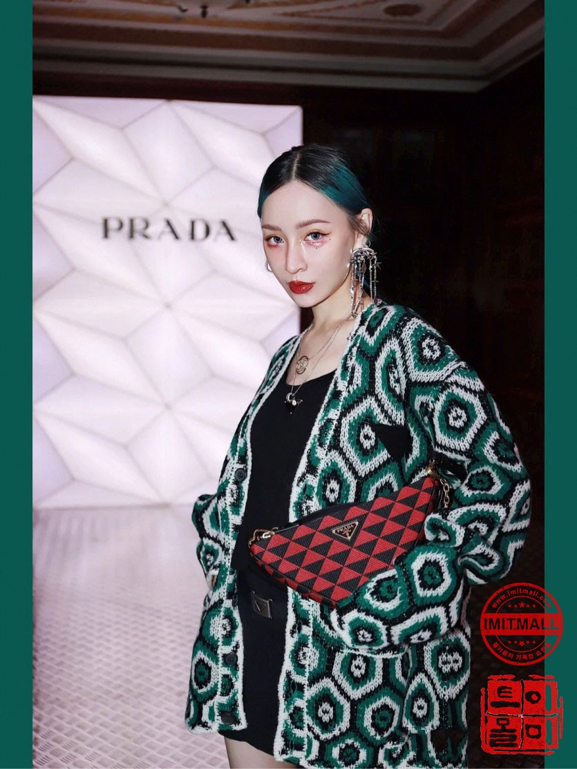 prada_xxxxx_big_00015.jpg