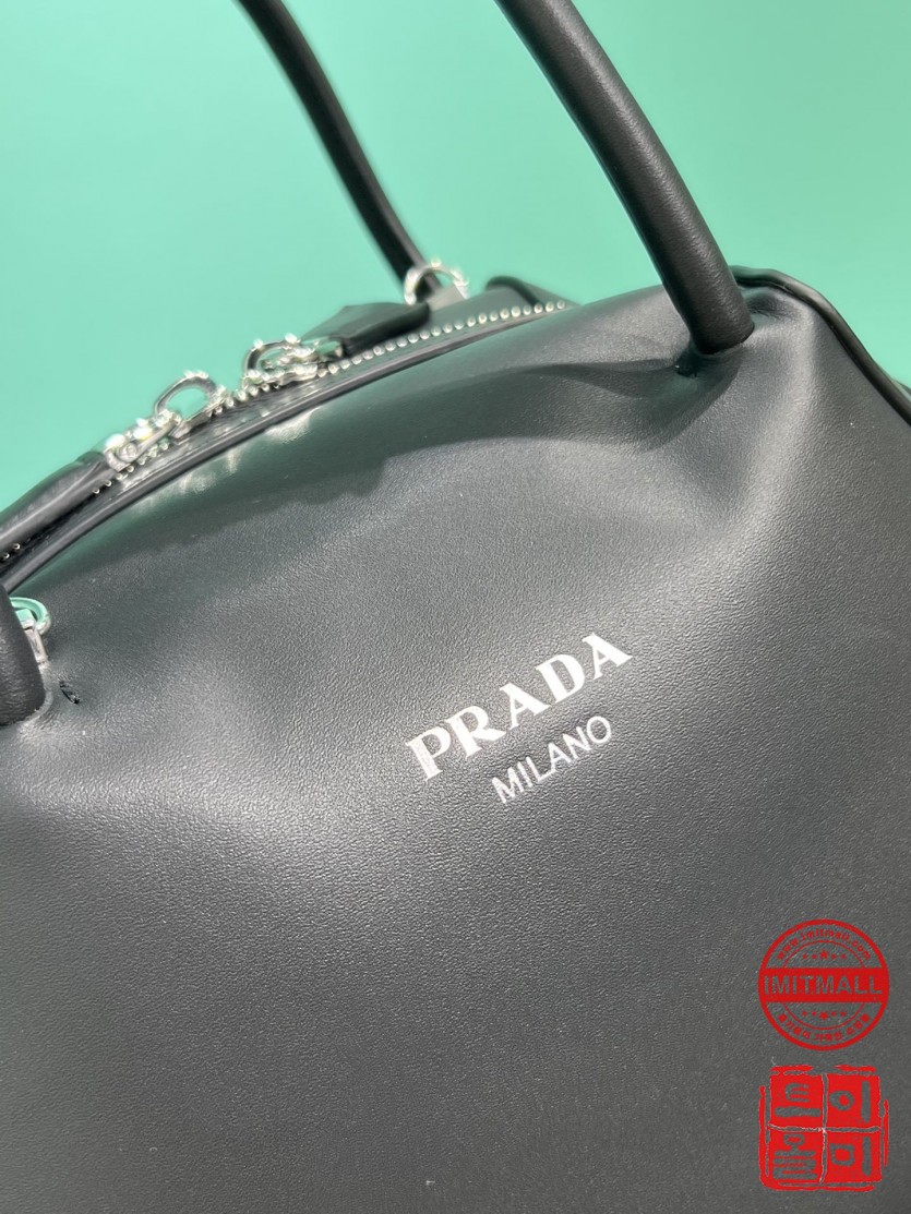 prada_xxxxx_big_00004.jpg