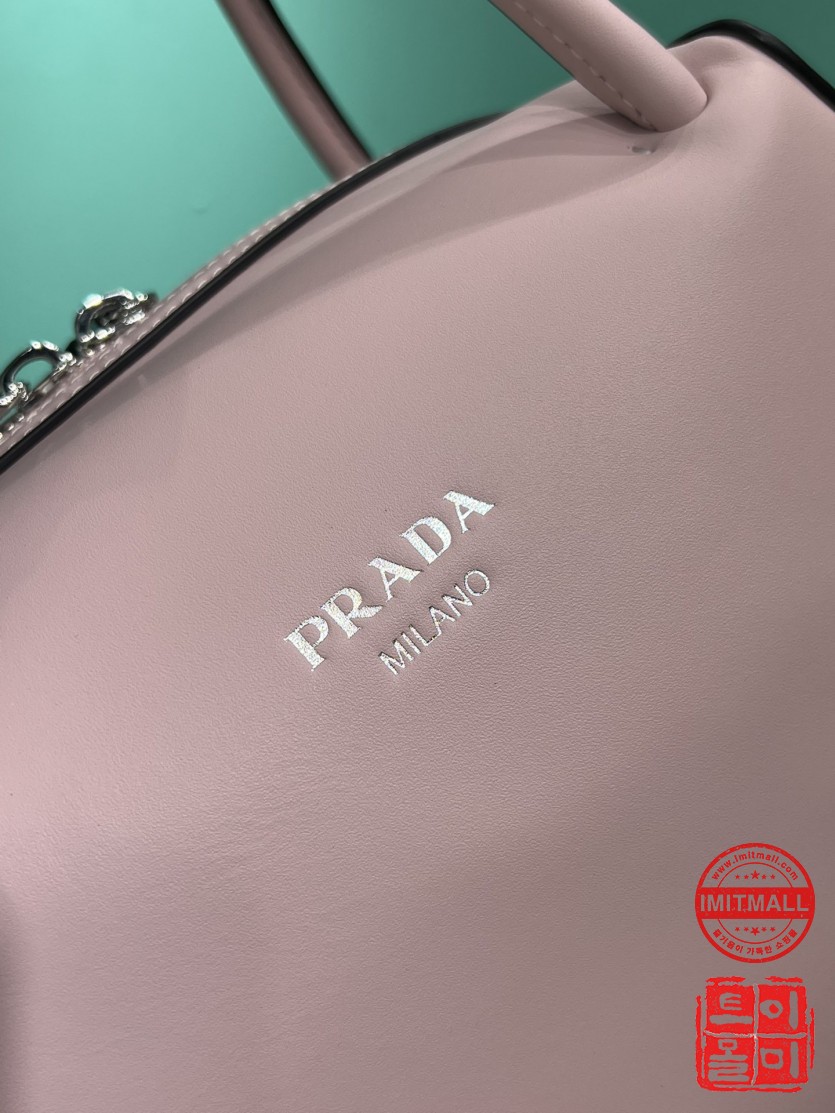 prada_xxxxx_big_00005.jpg