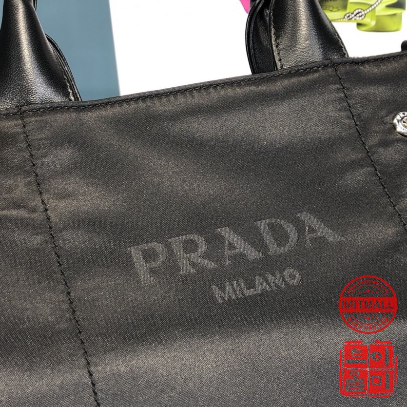 prada_xxxxx_big_00007.jpg