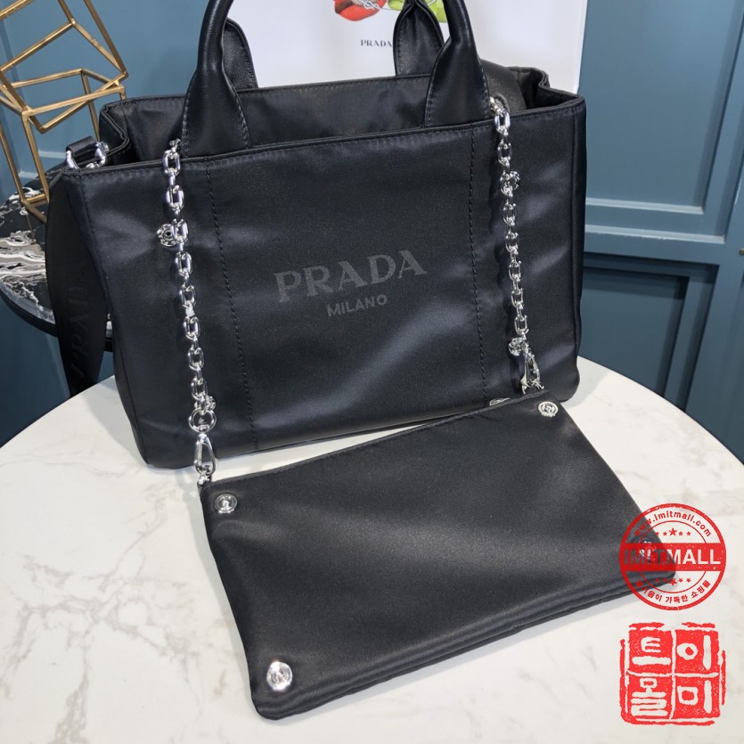 prada_xxxxx_big_00008.jpg