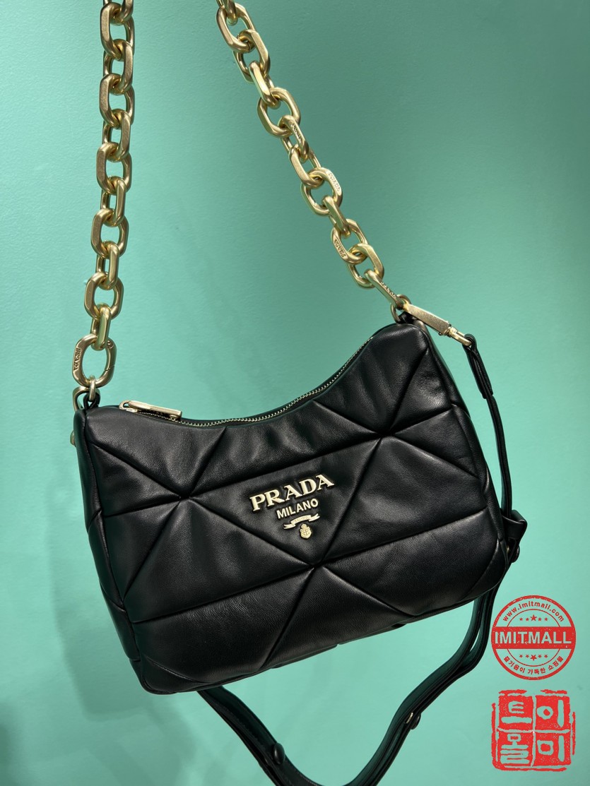 prada_xxxxx_big_00010.jpg