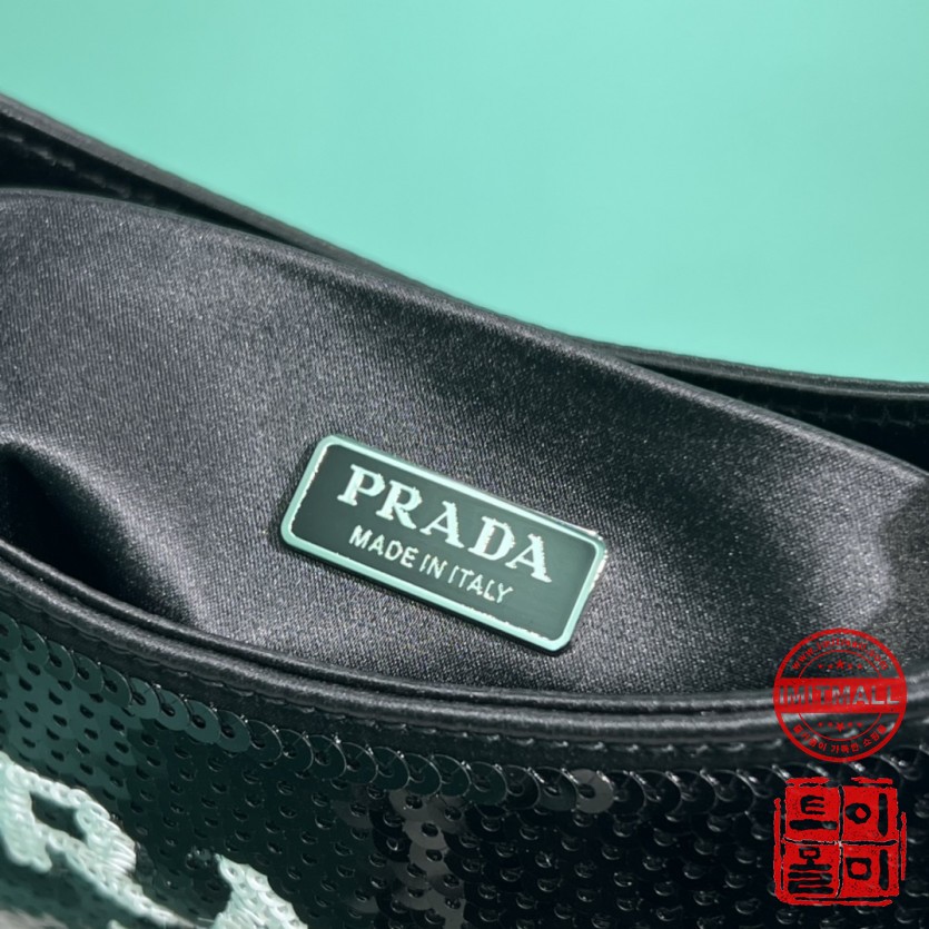 prada_xxxxx_big_00007.jpg