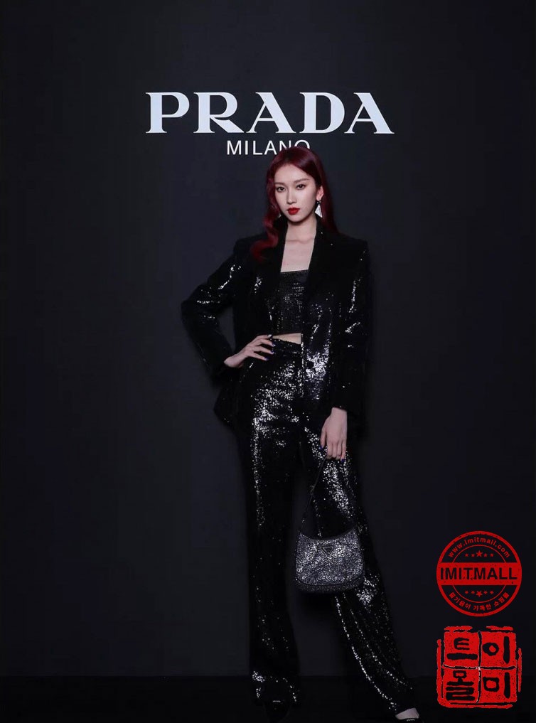 prada_xxxxx_big_00019.jpg