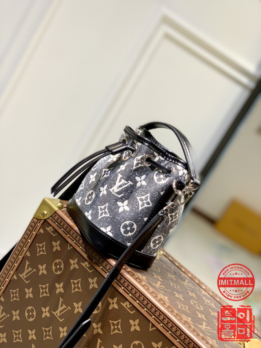 louis_vuitton_xxxxx_big_00002.jpg