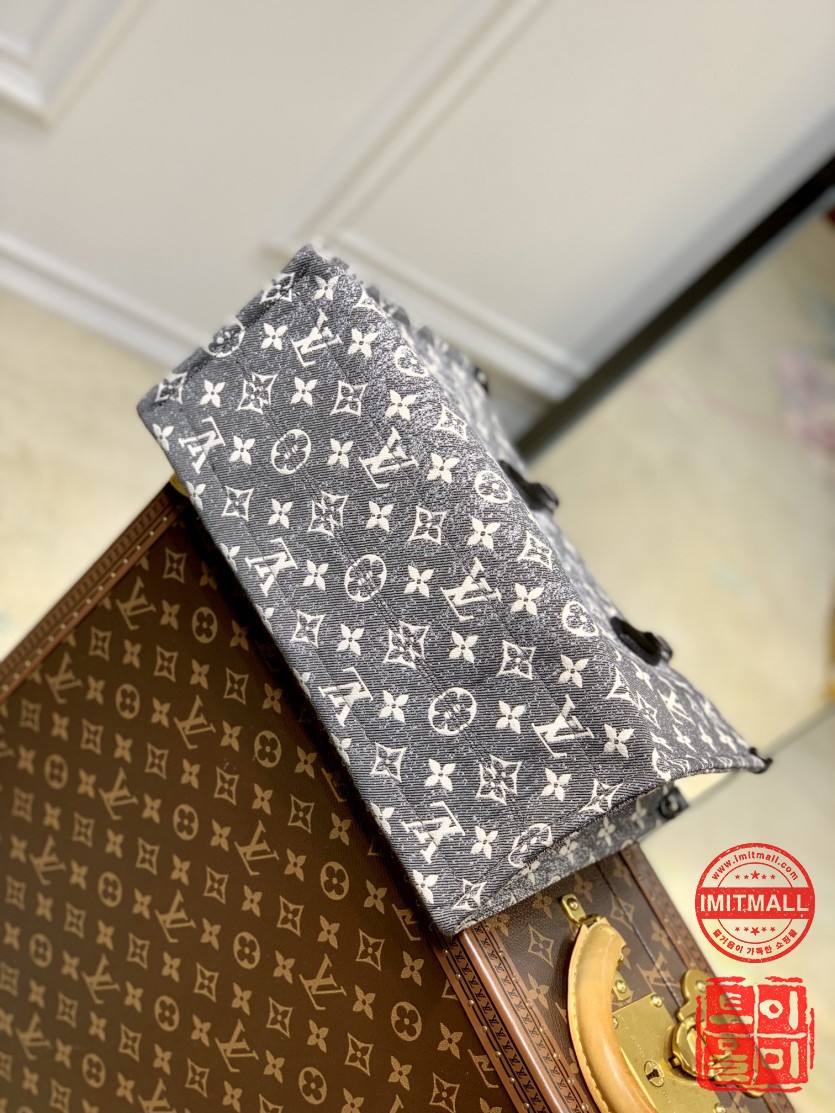 louis_vuitton_xxxxx_big_00004.jpg