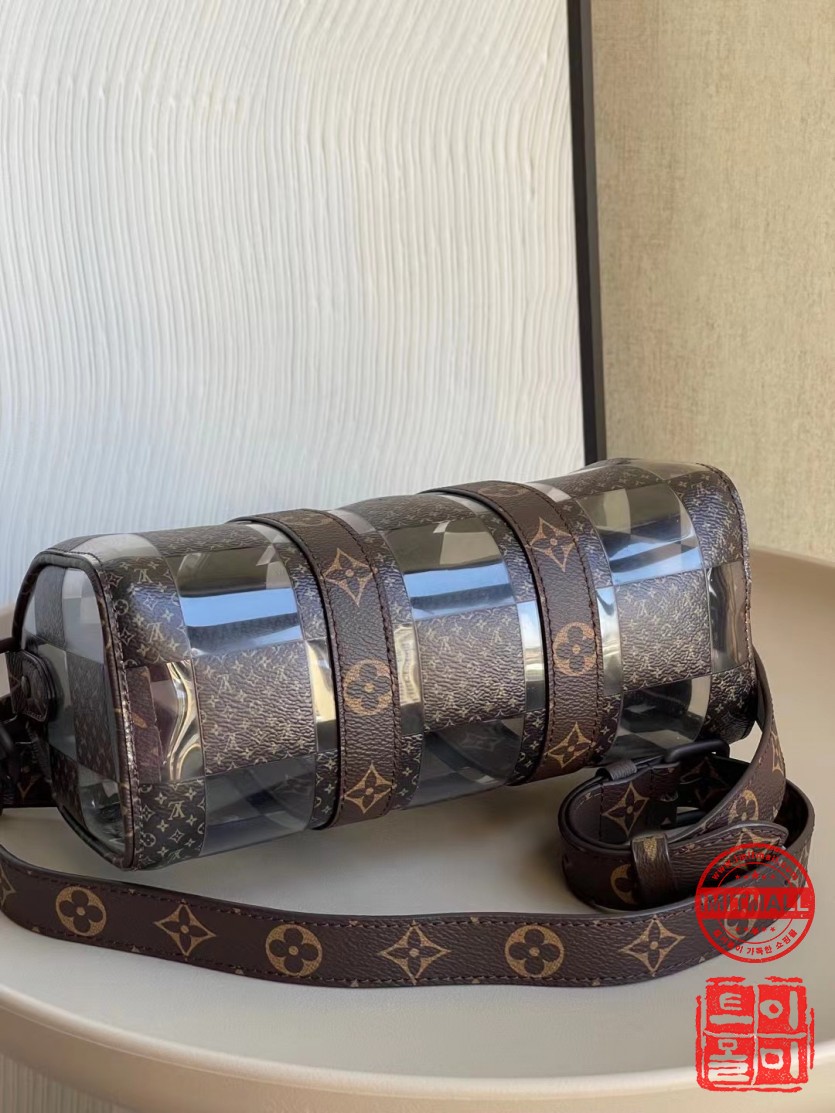 louis_vuitton_xxxxx_big_00009.jpg