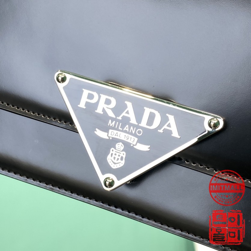 prada_xxxxx_big_00006.jpg