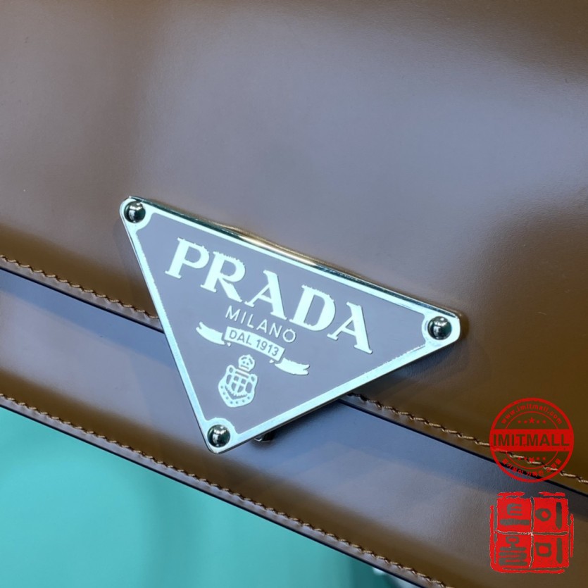 prada_xxxxx_big_00007.jpg