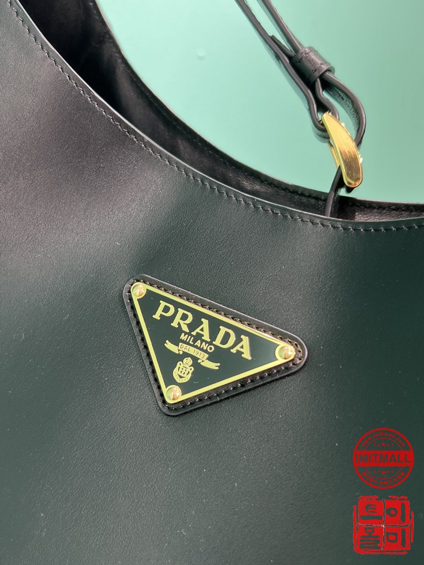 prada_xxxxx_big_00006.jpg