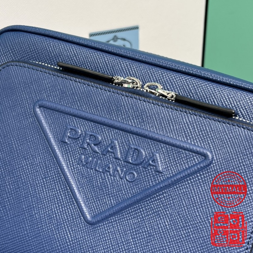 prada_xxxxx_big_00005.jpg