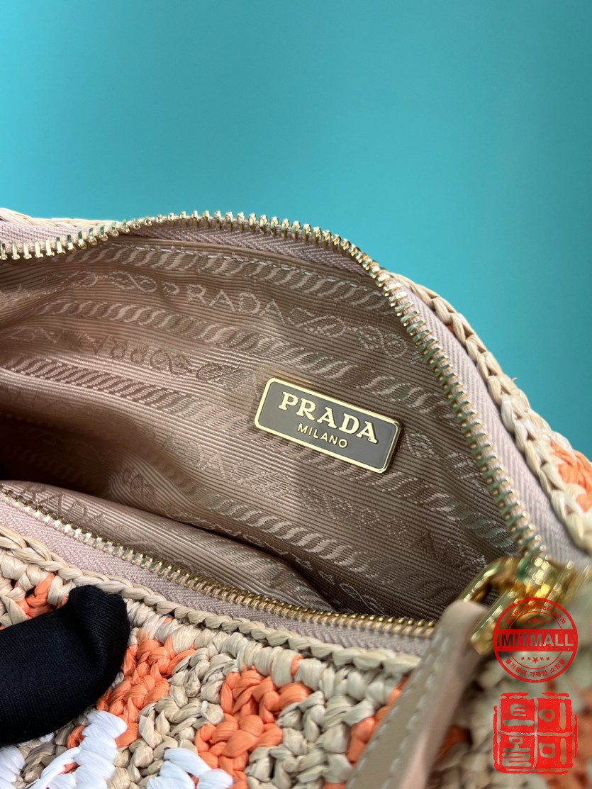 prada_xxxxx_big_00009.jpg