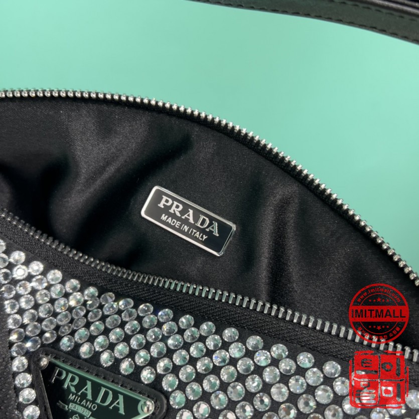 prada_xxxxx_big_00012.jpg