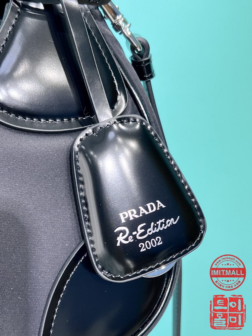 prada_xxxxx_big_00005.jpg