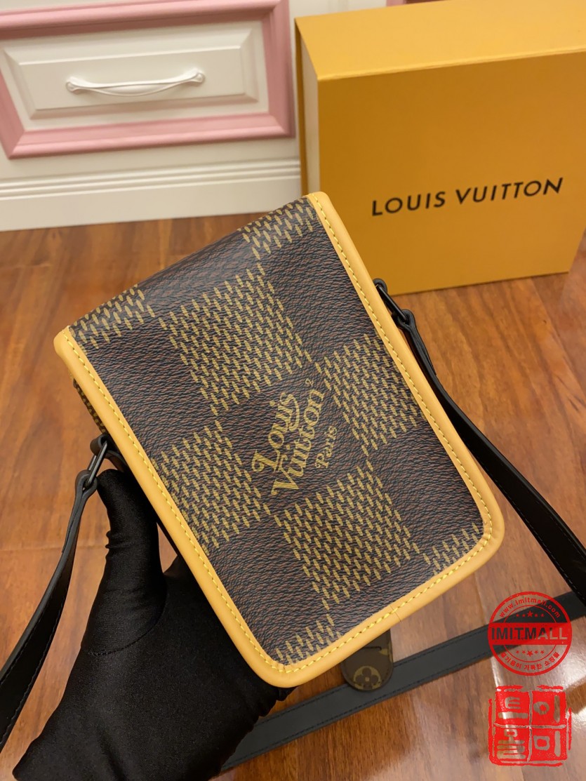 louis_vuitton_xxxxx_big_00003.jpg