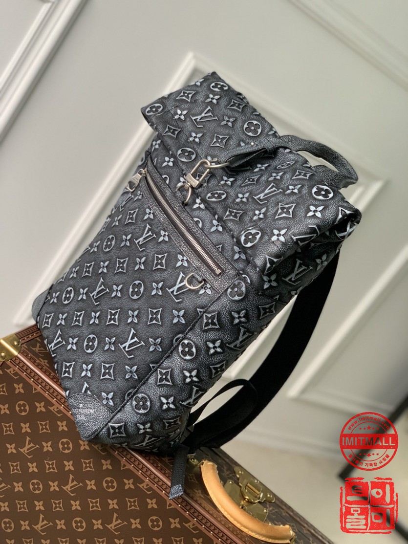 louis_vuitton_xxxxx_big_00003.jpg