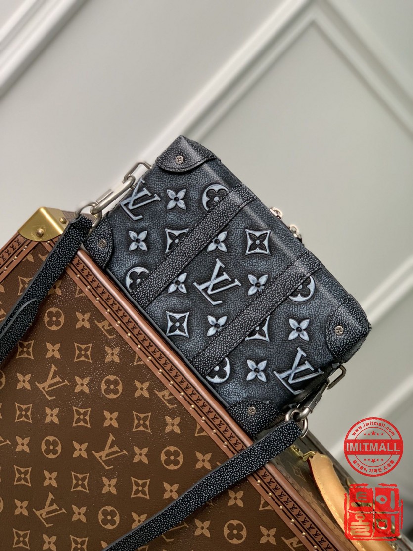 louis_vuitton_xxxxx_big_00002.jpg