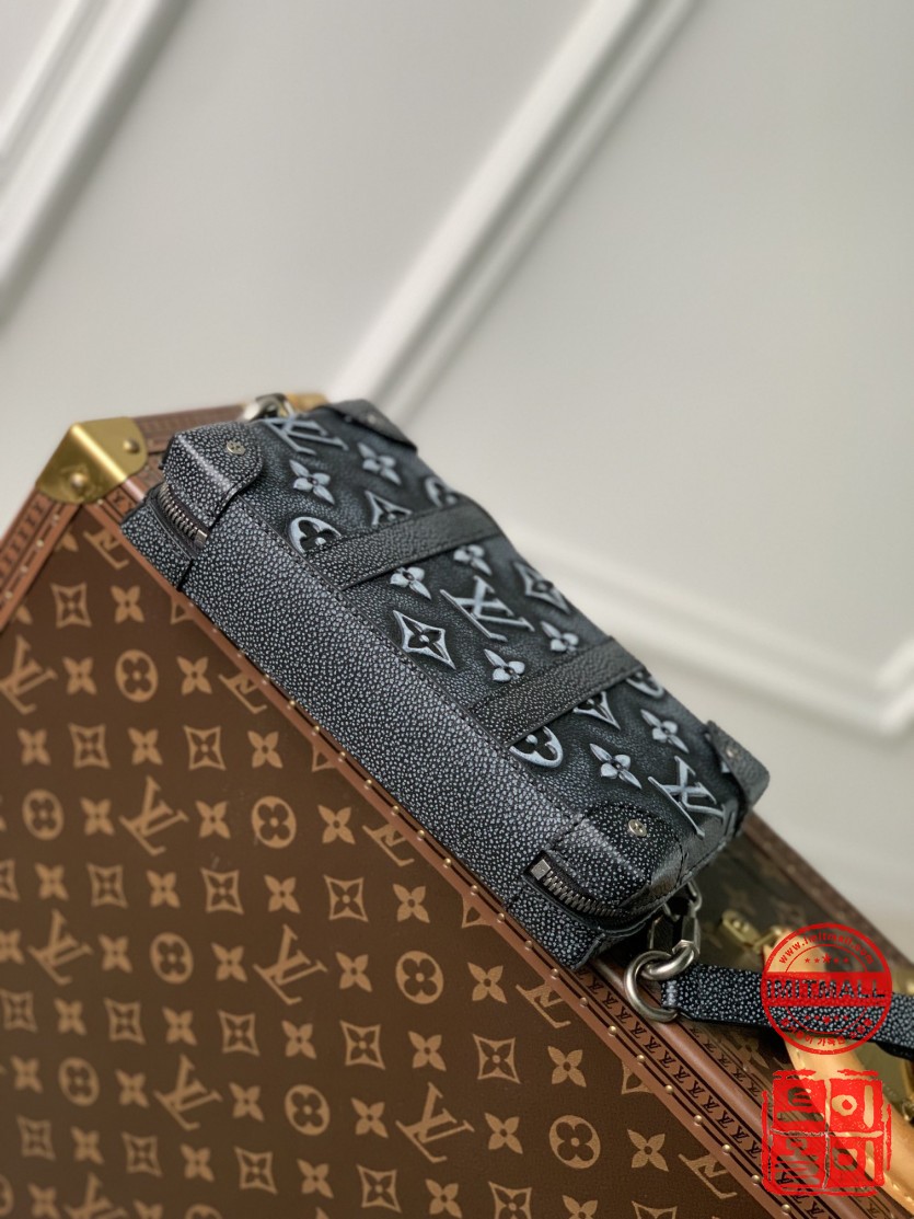 louis_vuitton_xxxxx_big_00004.jpg