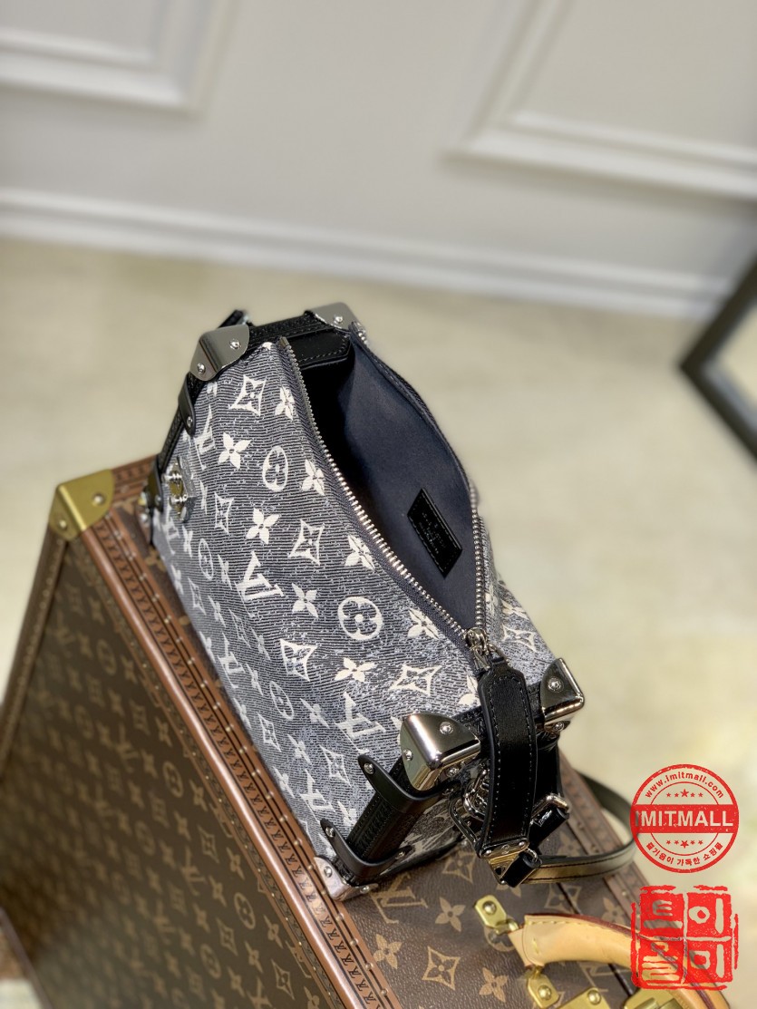 louis_vuitton_xxxxx_big_00005.jpg