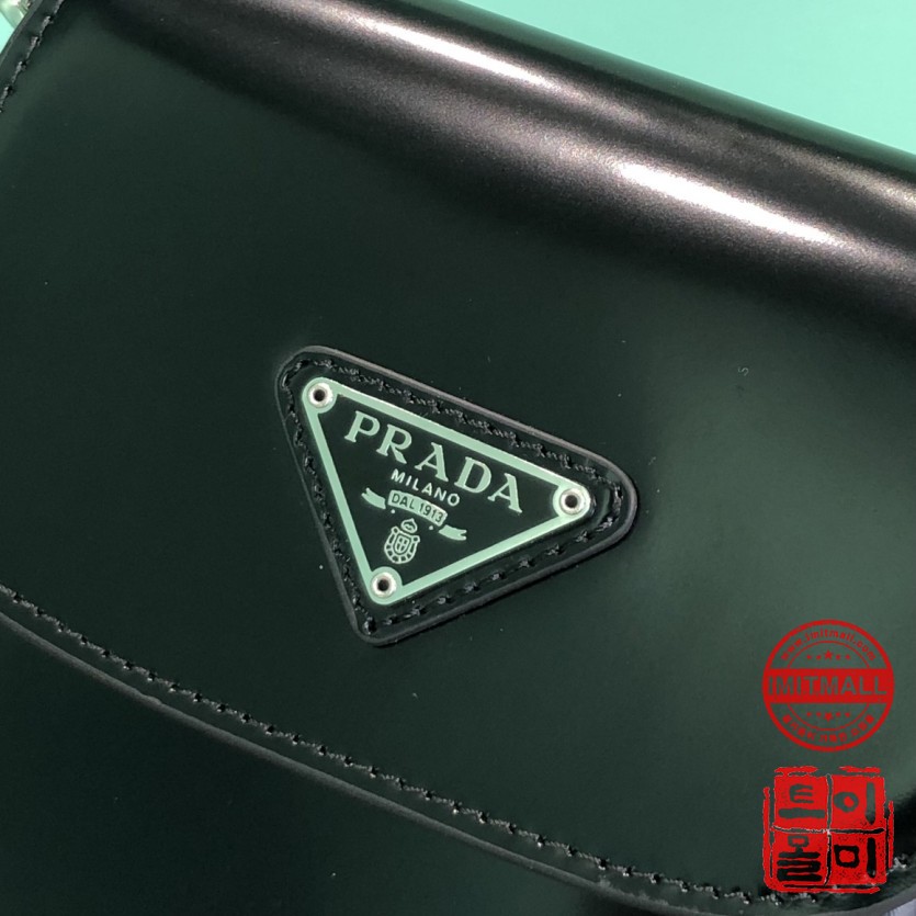 prada_xxxxx_big_00006.jpg