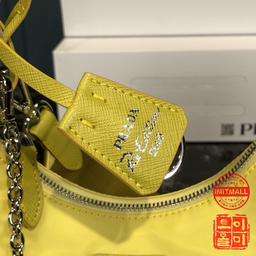 prada_xxxxx_big_00008.jpg