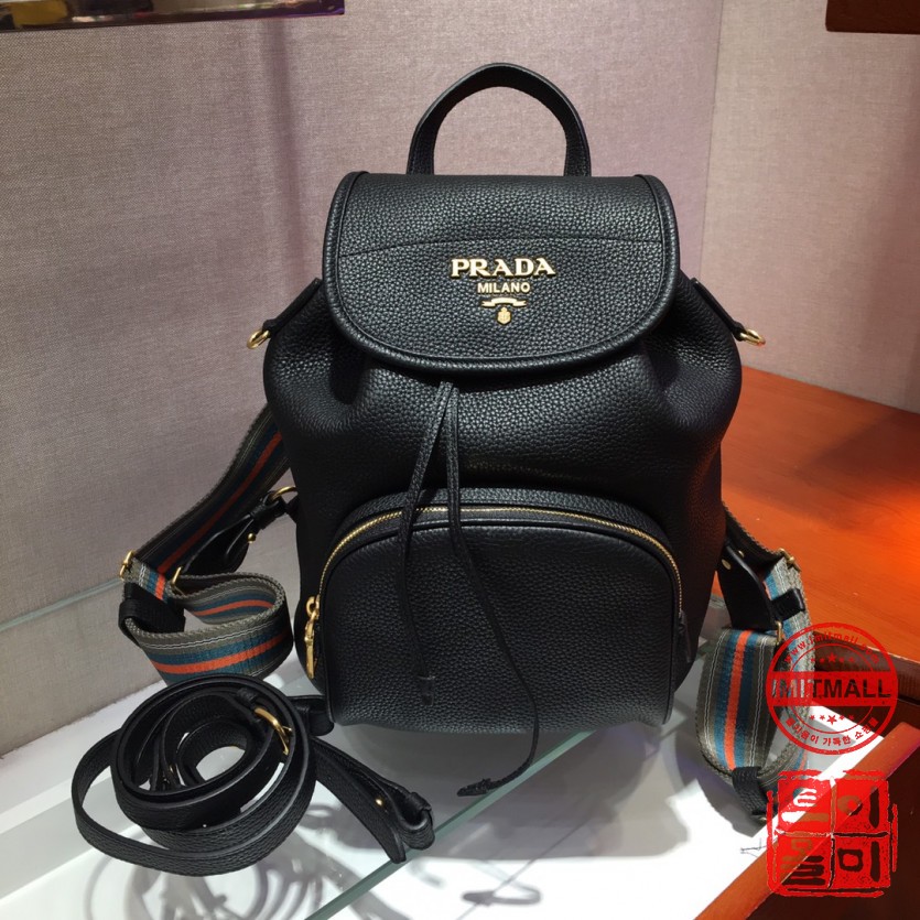 prada_xxxxx_big_00001.jpg