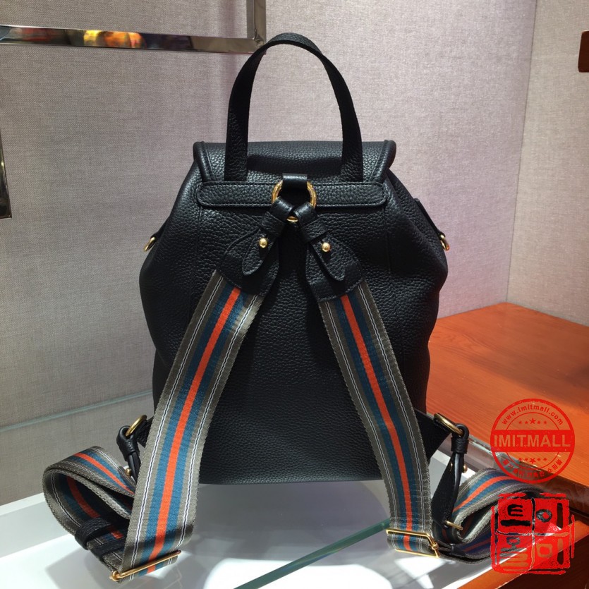 prada_xxxxx_big_00002.jpg