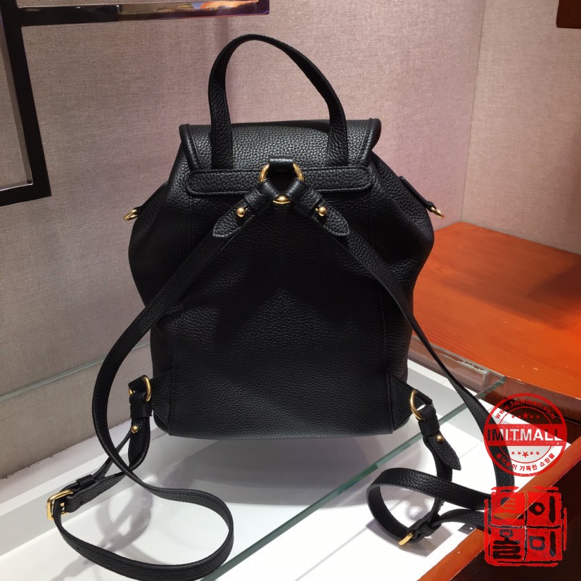 prada_xxxxx_big_00004.jpg